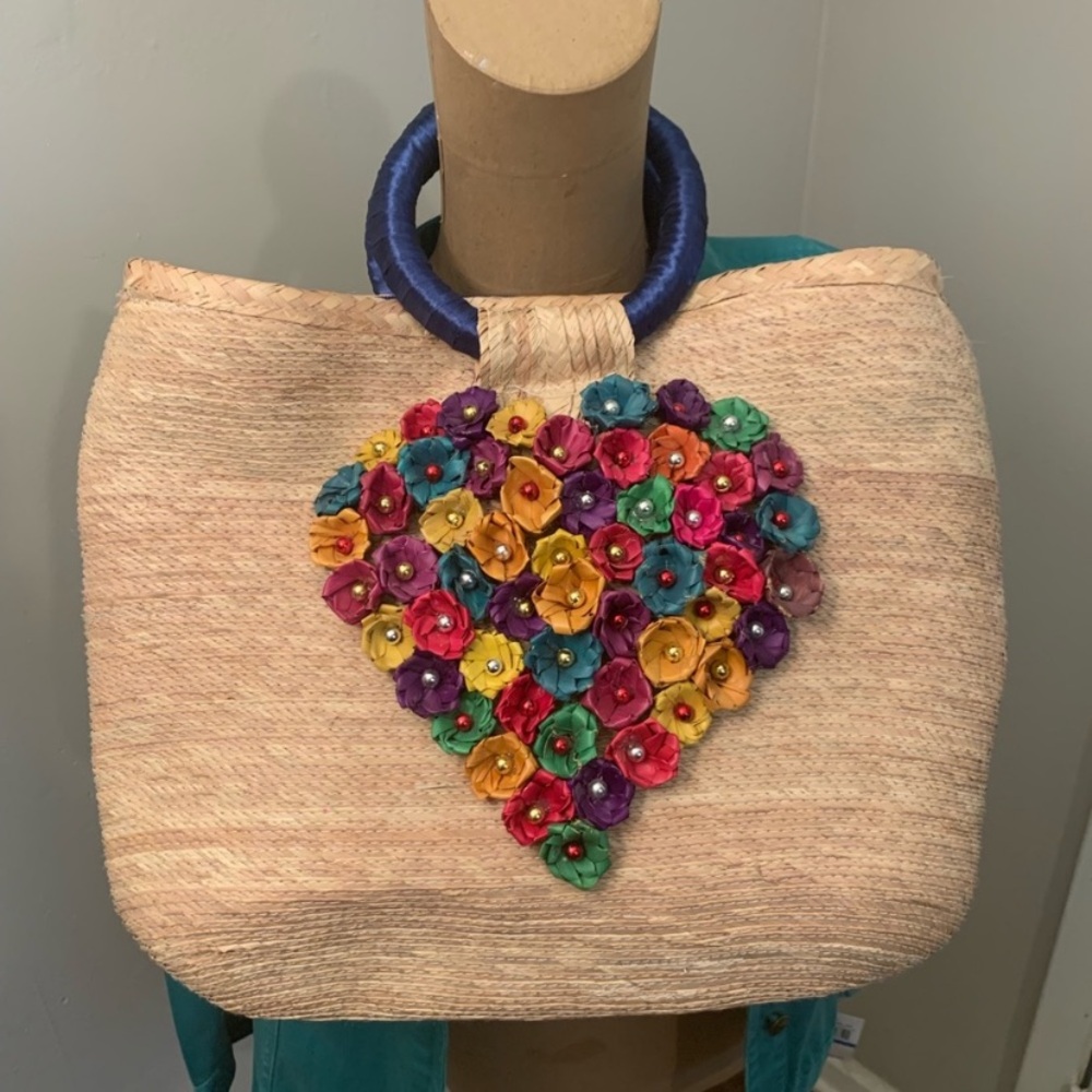 Heart Handwoven Palm Tote Beachy Medium